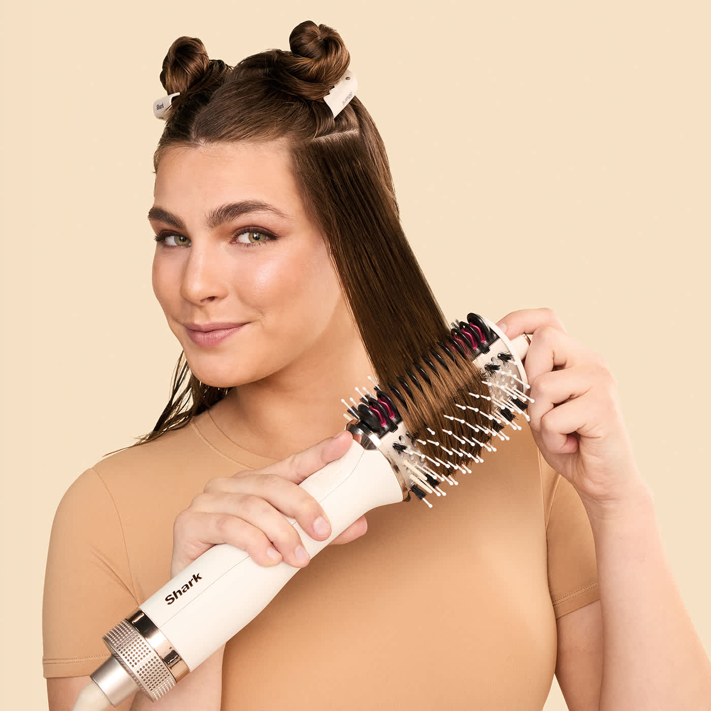 Dry Hair-stand: Het haar vormgeven en gladmaken