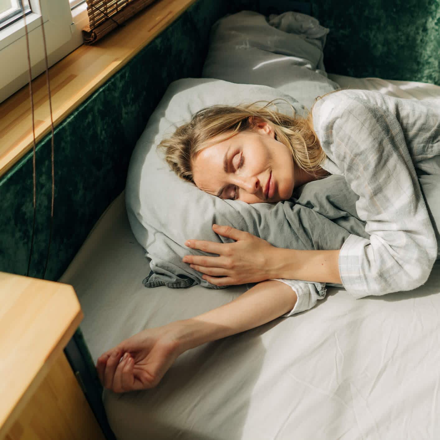 10 tips to help you sleep better, even in hot weather