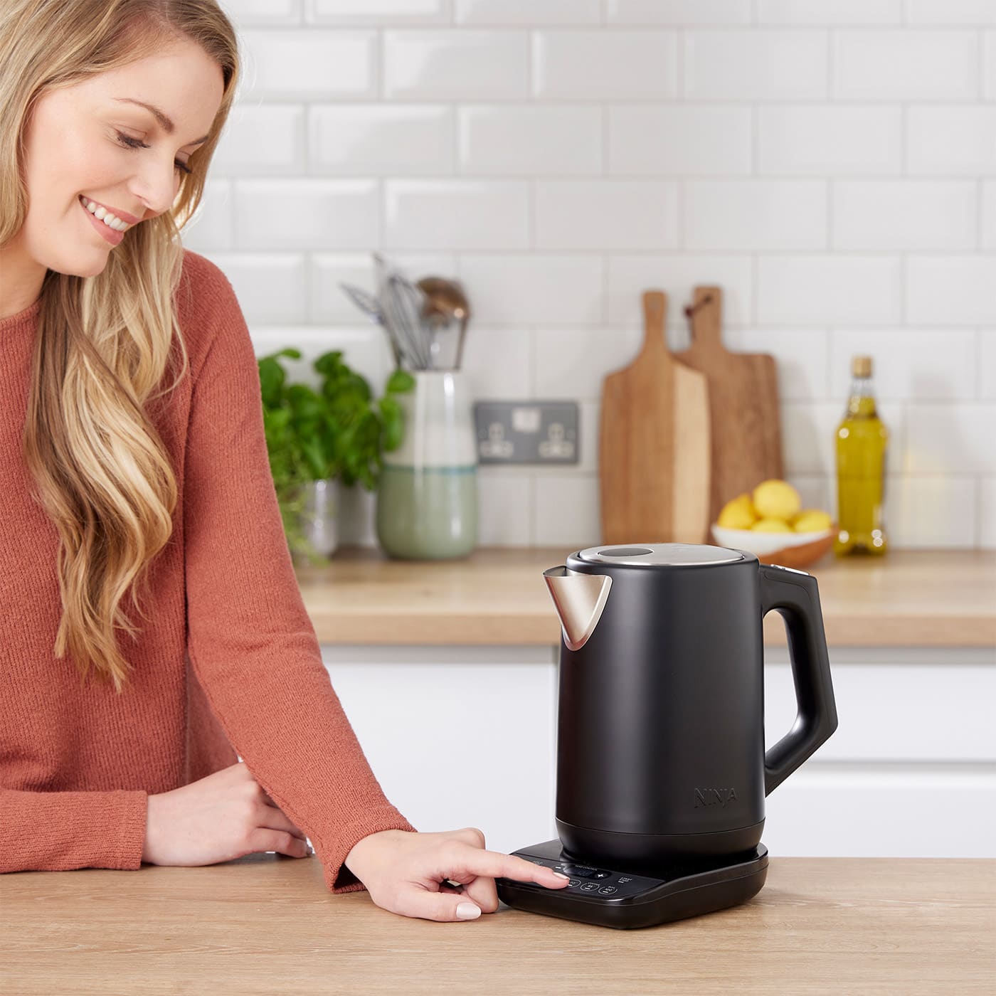 Ninja Perfect Temperature Kettle KT200UK Review  Allowing Tea and Coffee  Lovers to Brew 