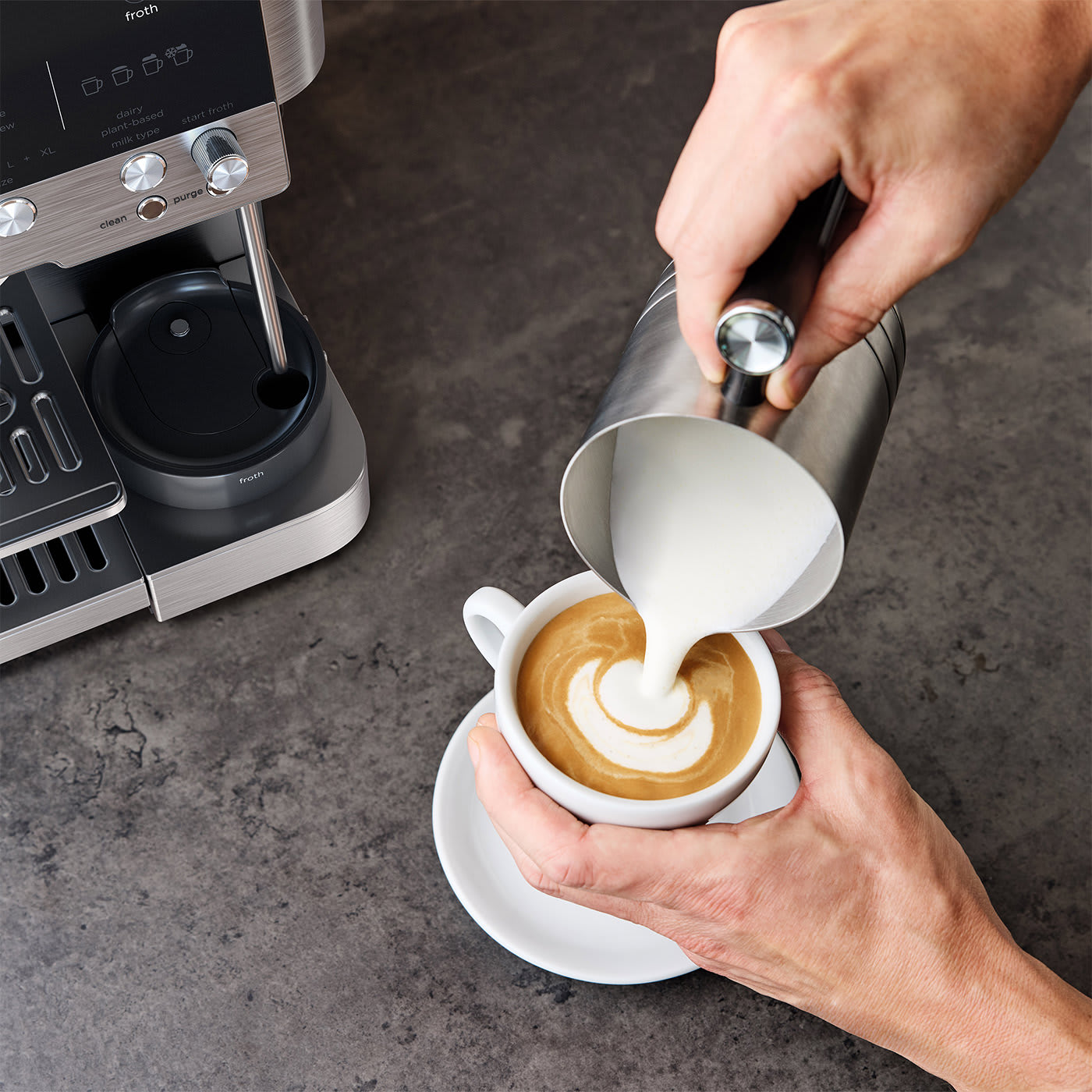 Create a range of café-quality coffee drinks at home Create a range of café-quality coffee drinks at home
