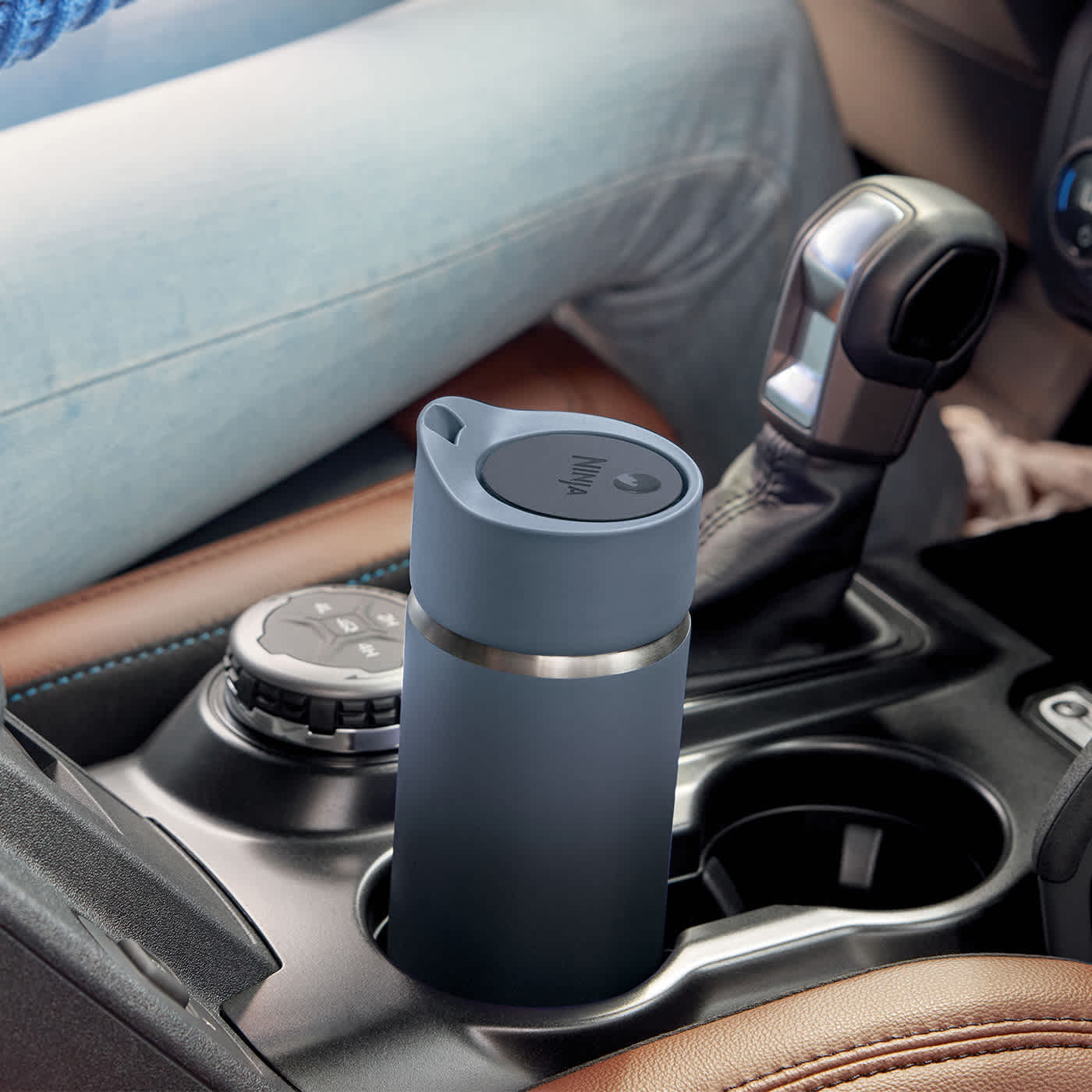 Travel mug with leak-proof lid, made BPA-free