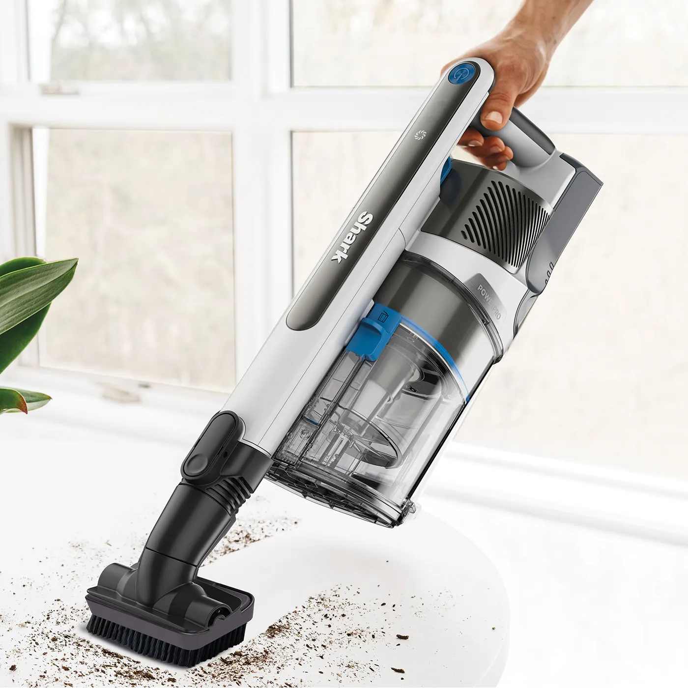 Aspirateur à main puissant avec accessoires amovibles