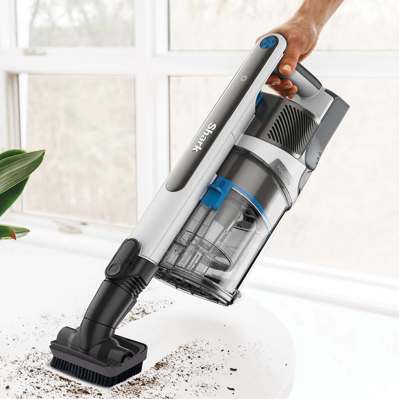 Aspirateur à main puissant avec accessoires amovibles