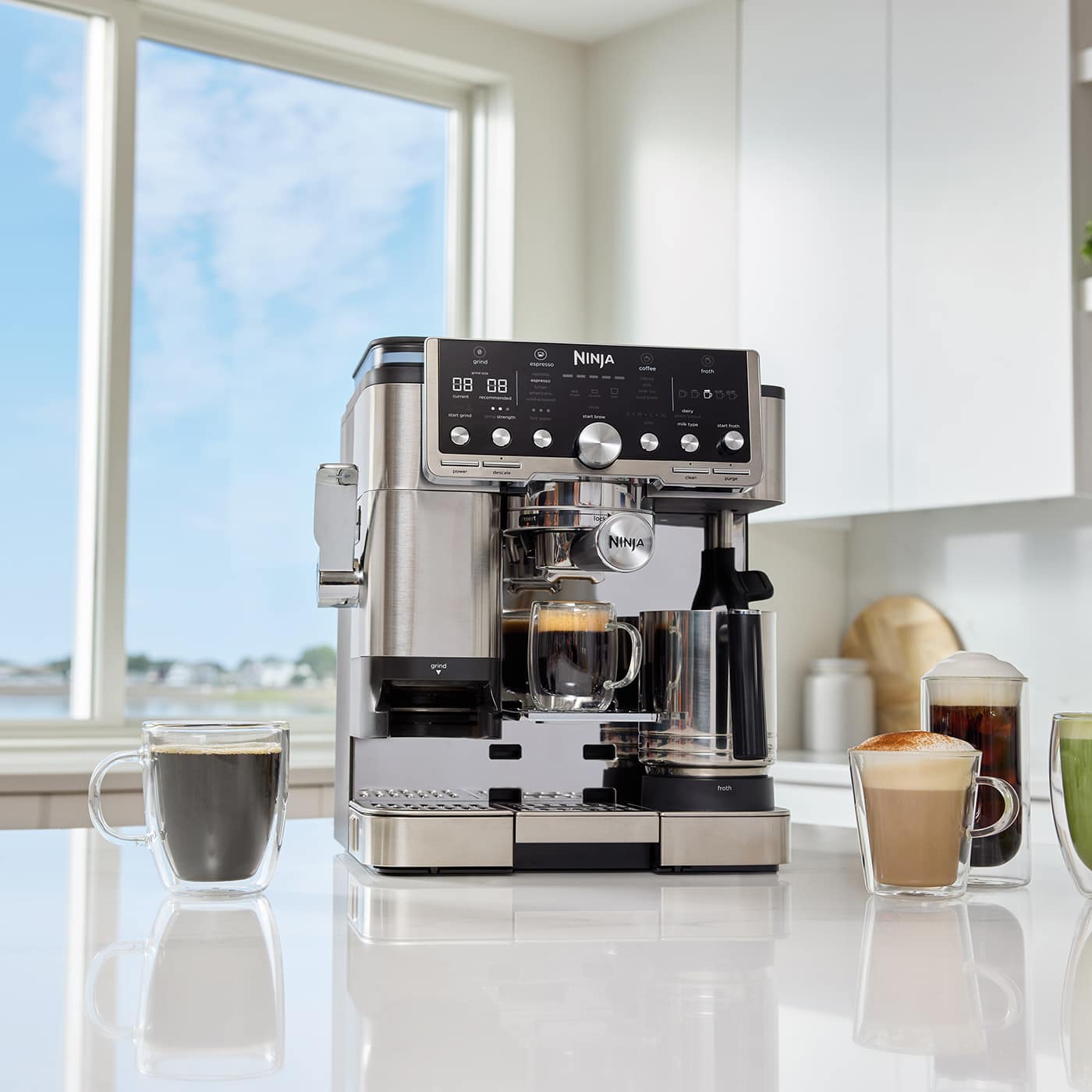 Maak verschillende drankjes van cafékwaliteit in het comfort van je eigen huiskamer