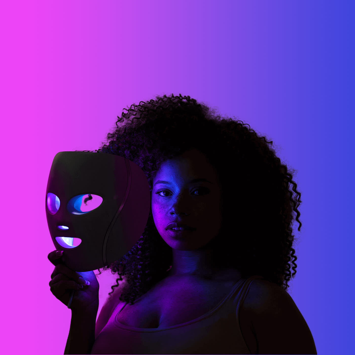 Maintenant disponible : Le masque LED CyroGlow de Shark