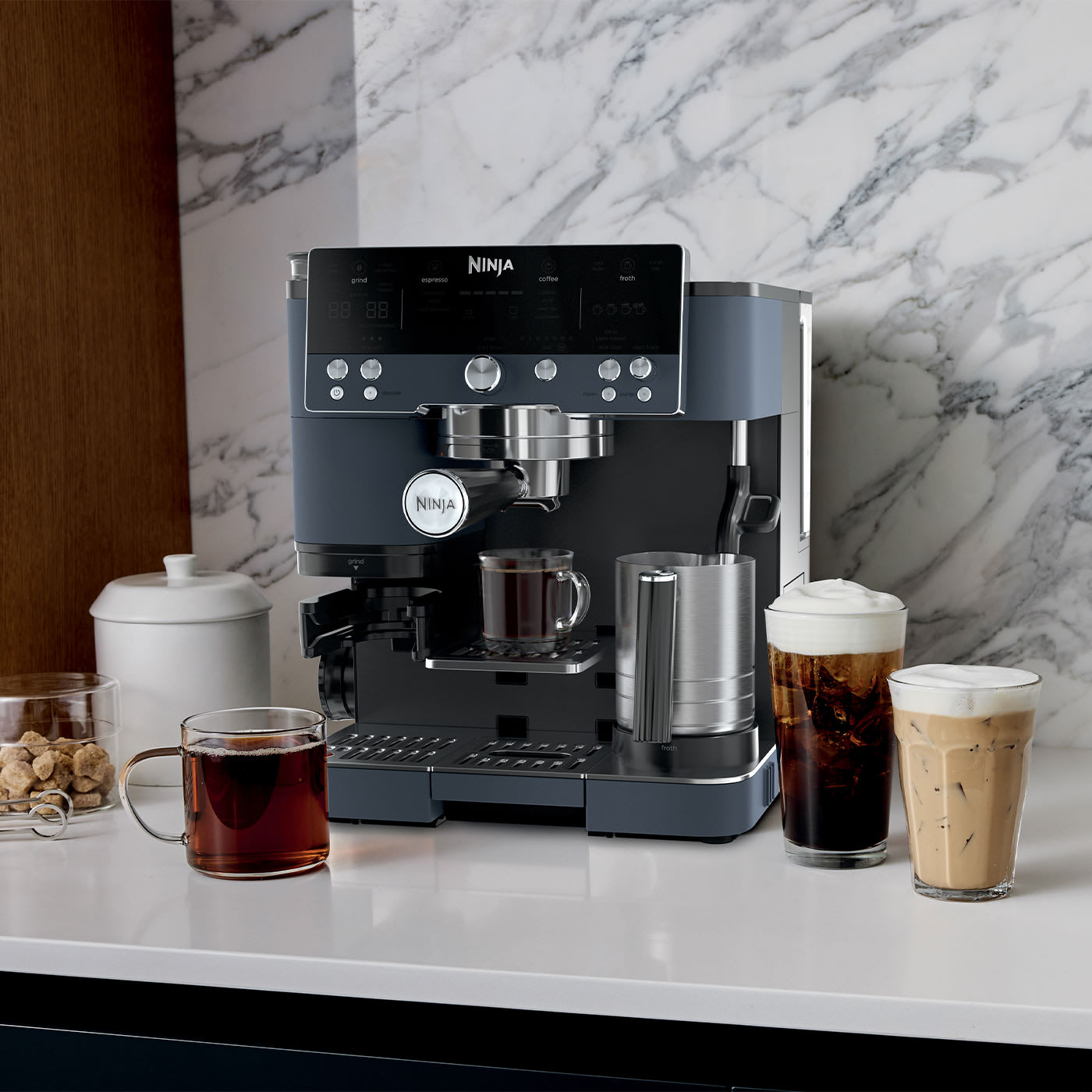 Lav mange forskellige drikke derhjemme med samme kvalitet som på en café Lav mange forskellige drikke derhjemme med samme kvalitet som på en café