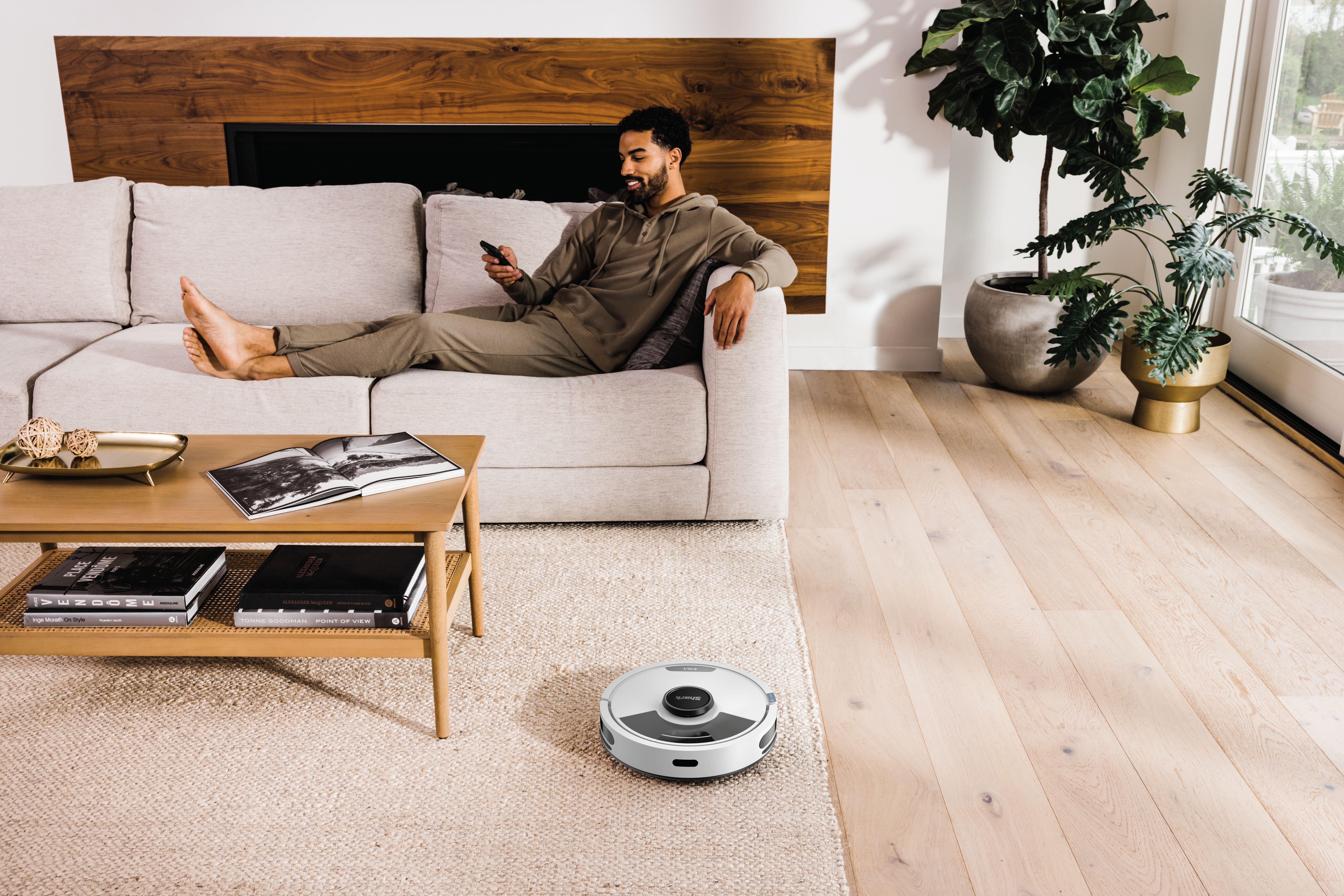 Brosse rotative autonettoyante