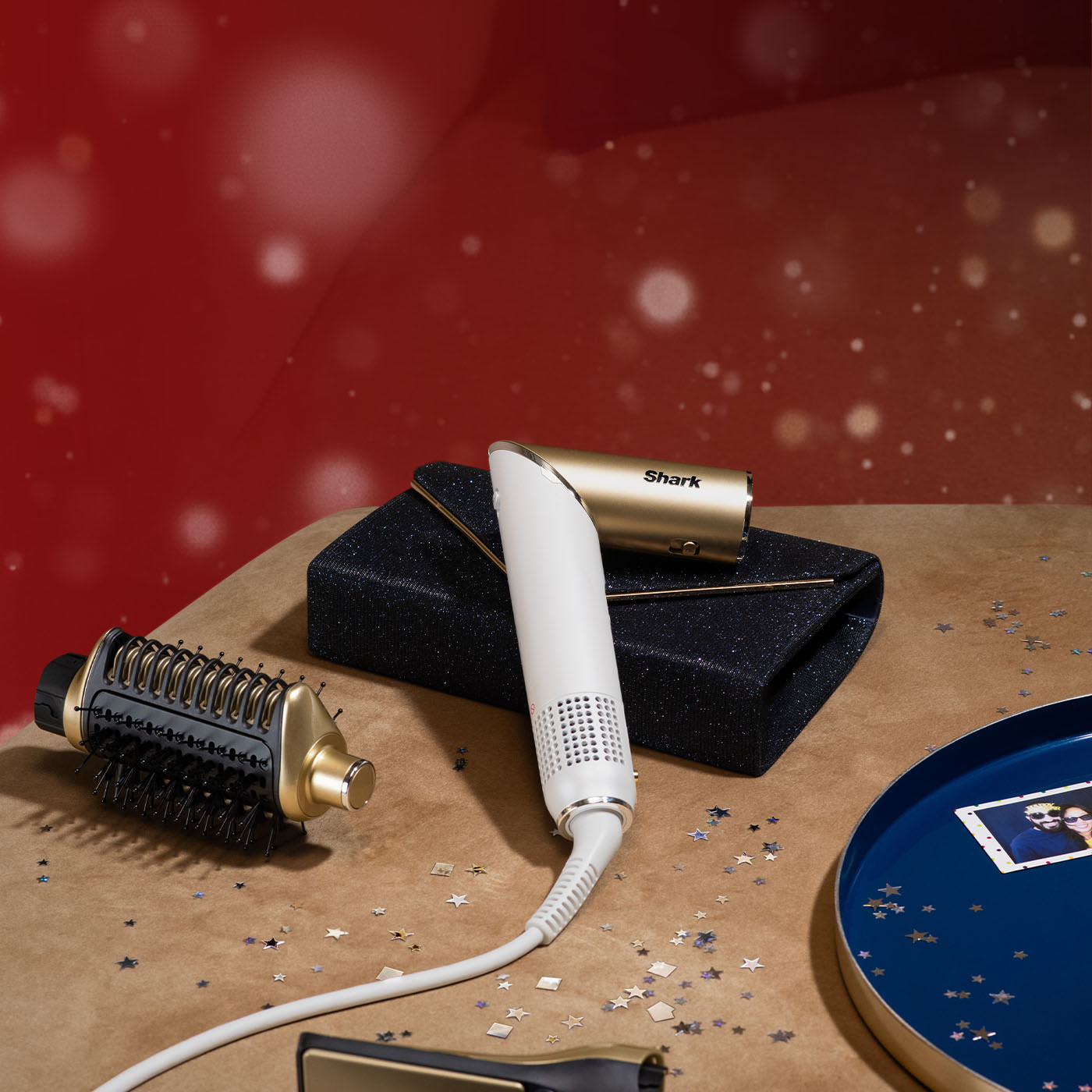 Afbeelding van de Shark IP3251UKT Power Detect-stofzuiger, een close-up van de voorste rotatieborstel is op de achtergrond te zien.