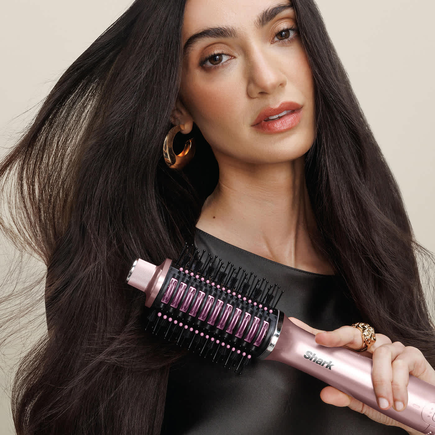 Lisci lucenti con la nuova Shark Glossi