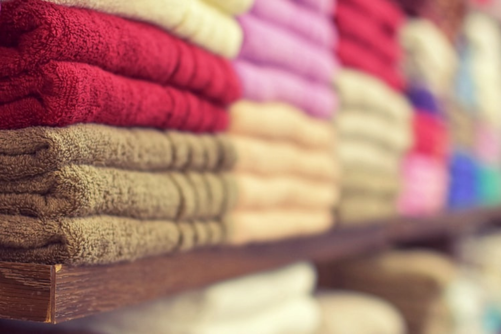 18 Creative Towel Storage Ideas for Your Bathroom
