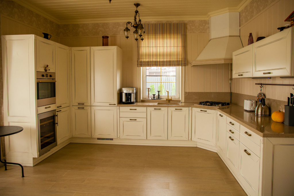 5 Ideas for Corner Pantry Cabinets