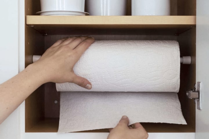 Paper towel hidden in pull drawer  Kitchen room design, Paper towel storage,  Kitchen cabinet design