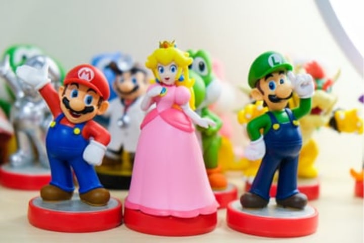 Super Mario figurines