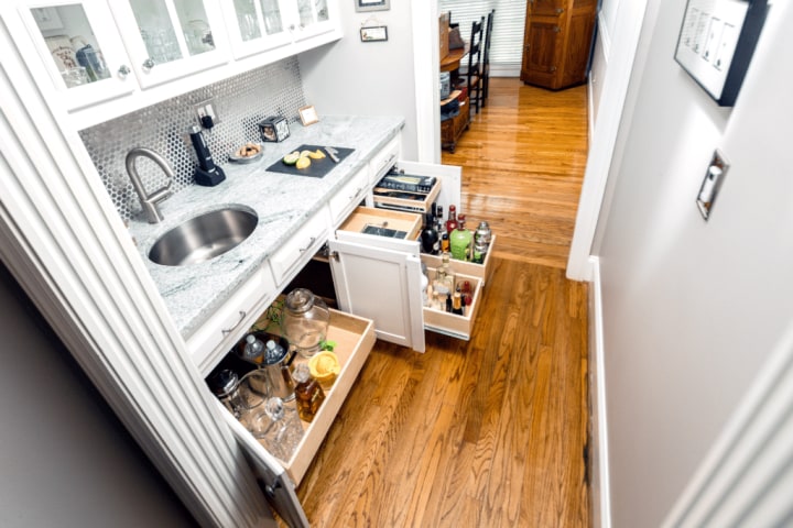 Glide out kitchen shelves 