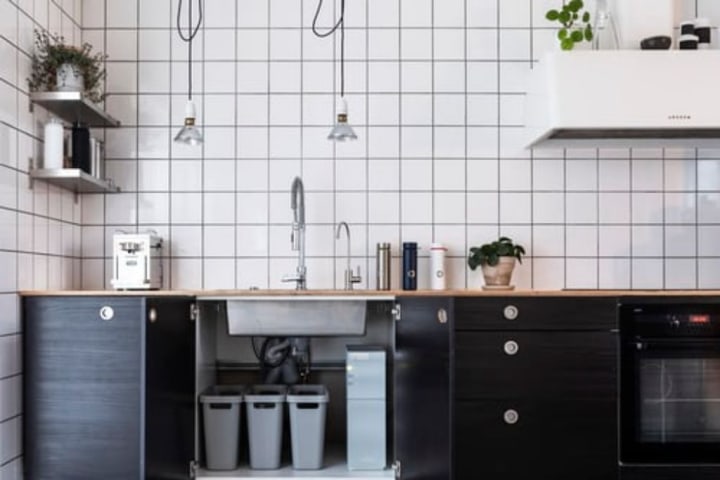 dark-themed-kitchen.jpg