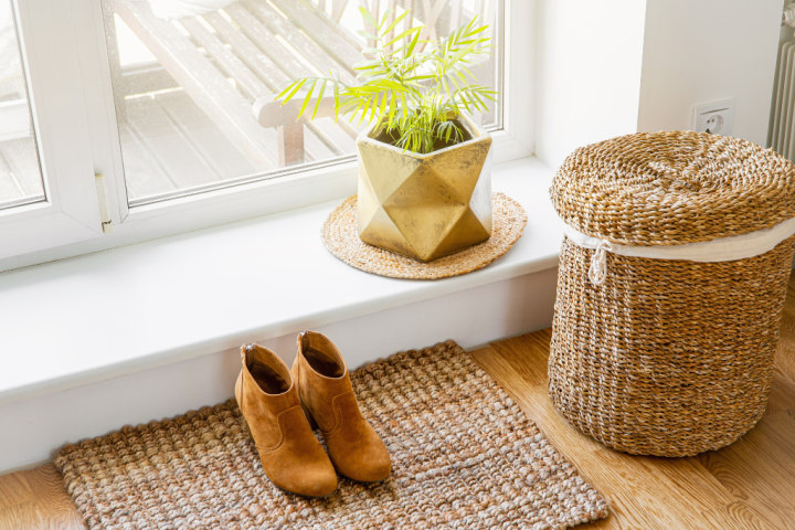 Woven baskets and other woven accessories add rustic charm to your entryway.