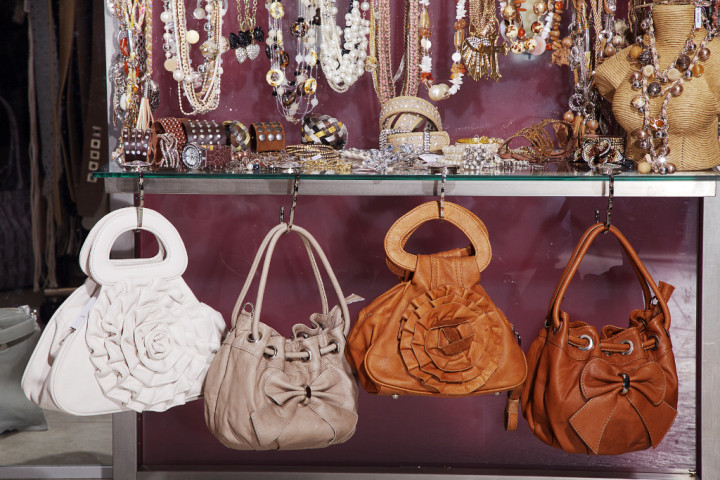 Purse Display - Photos & Ideas