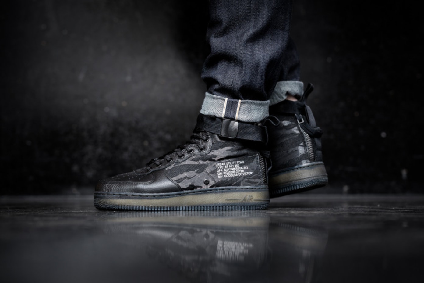 special field air force 1 mid