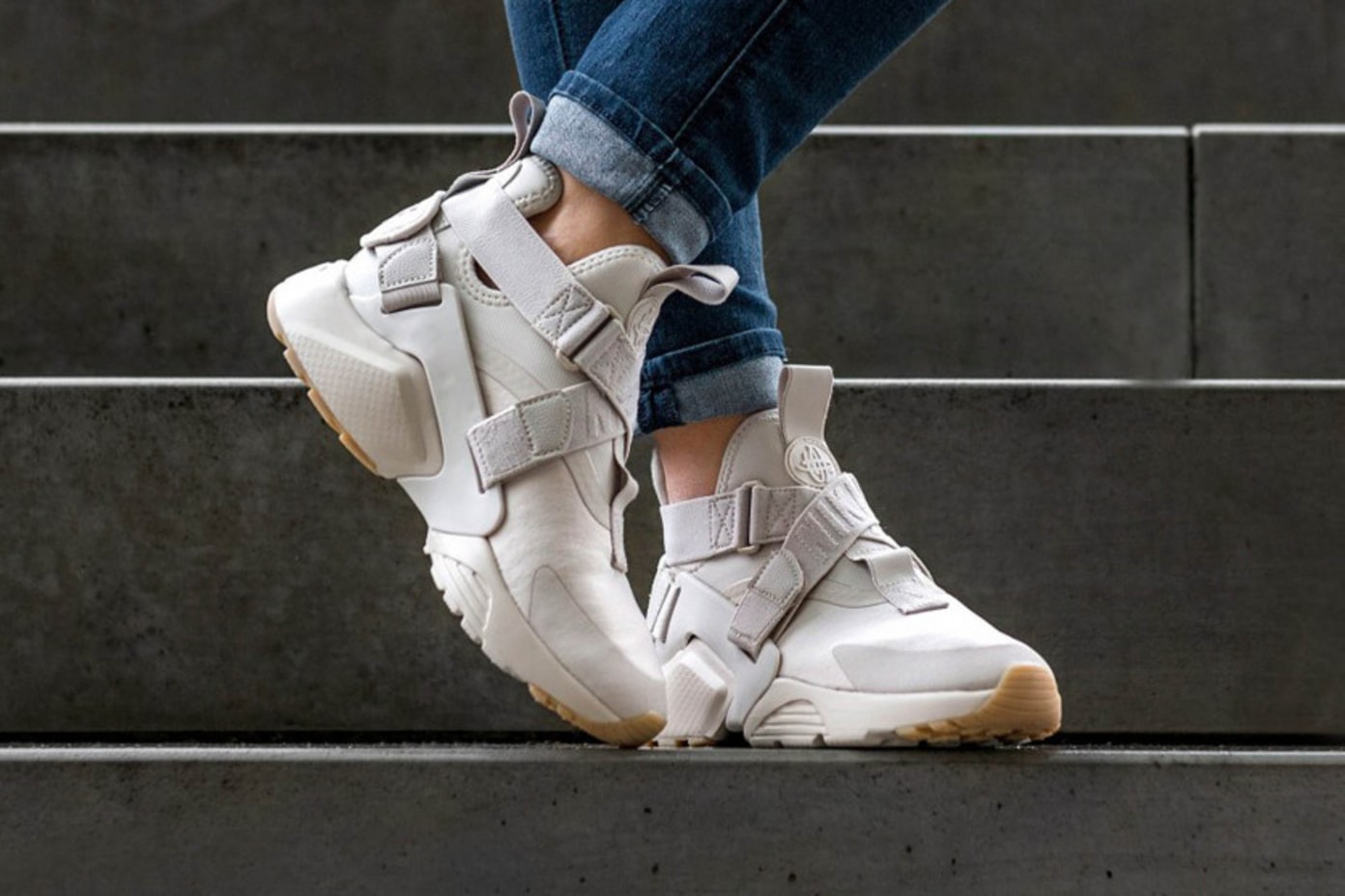 Nike Air Huarache City Desert Sand 