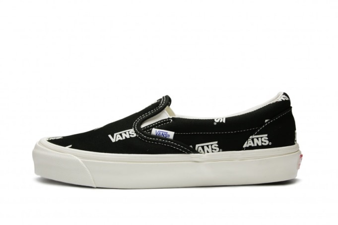 vans slip on black white og