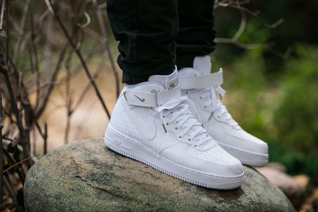 Nike Air Force 1 High 07 LV8 Embossed