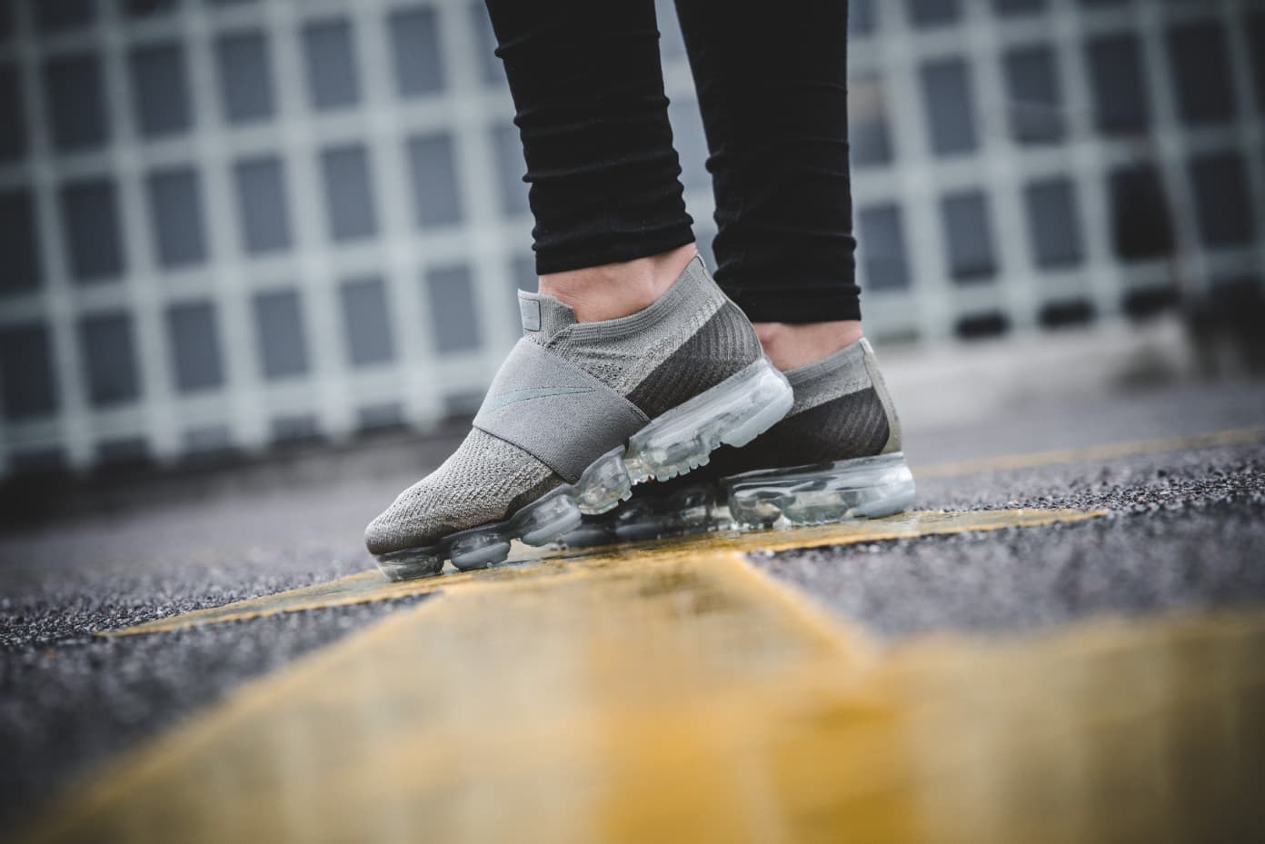 Nike WMNS Air VaporMax Flyknit Moc Dark Stucco | Shelflife