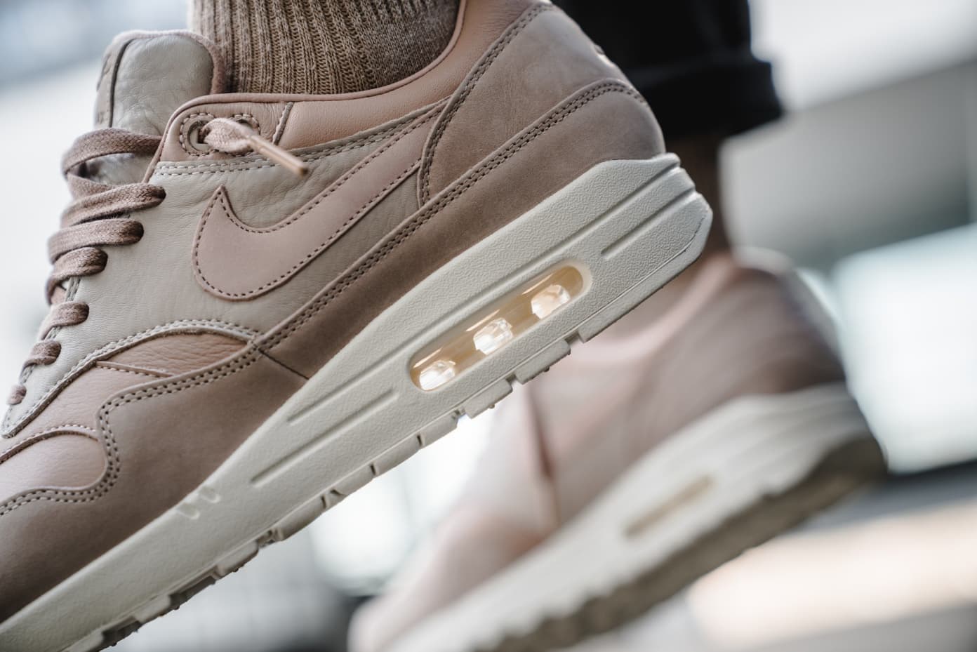 nike air max 1 pinnacle sand