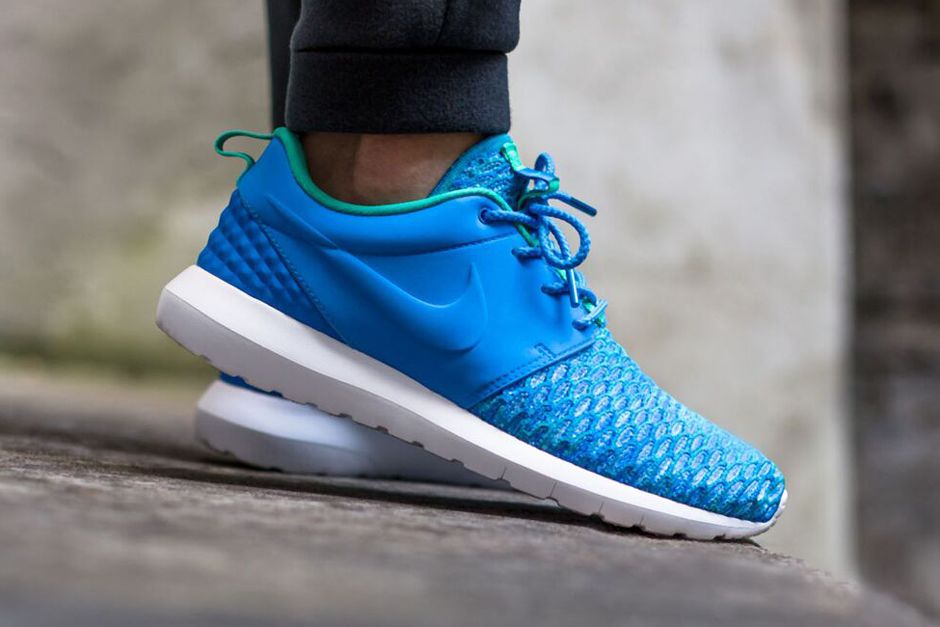 nike roshe flyknit blue