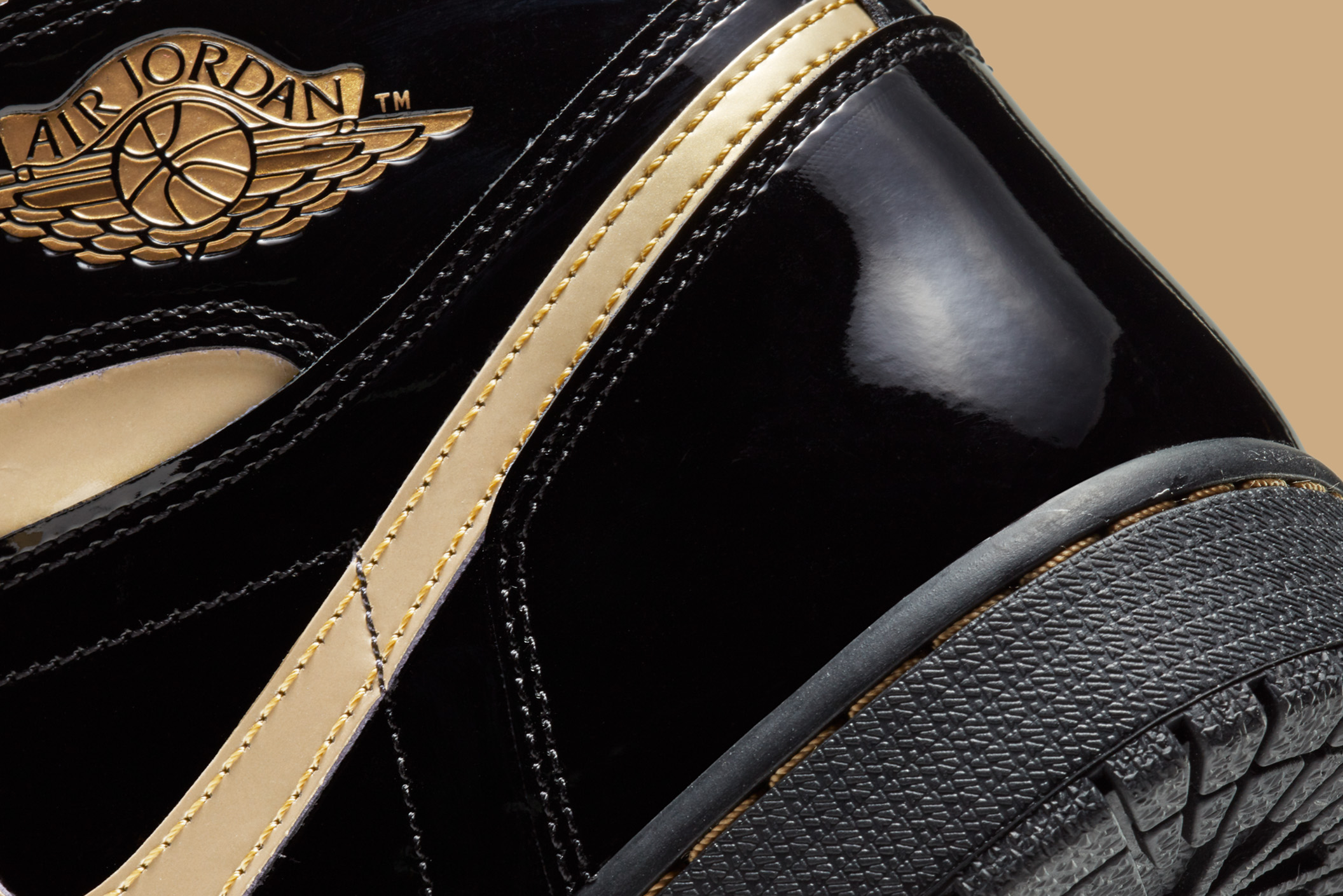 air jordans 1 black and gold