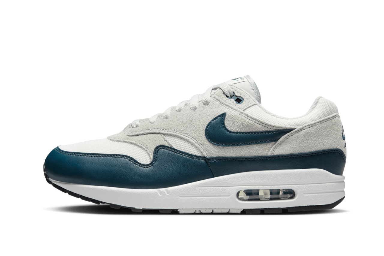 Nike Air Max Essential Shelflife