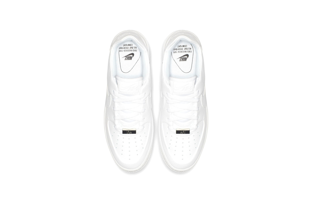 nike sage low women's