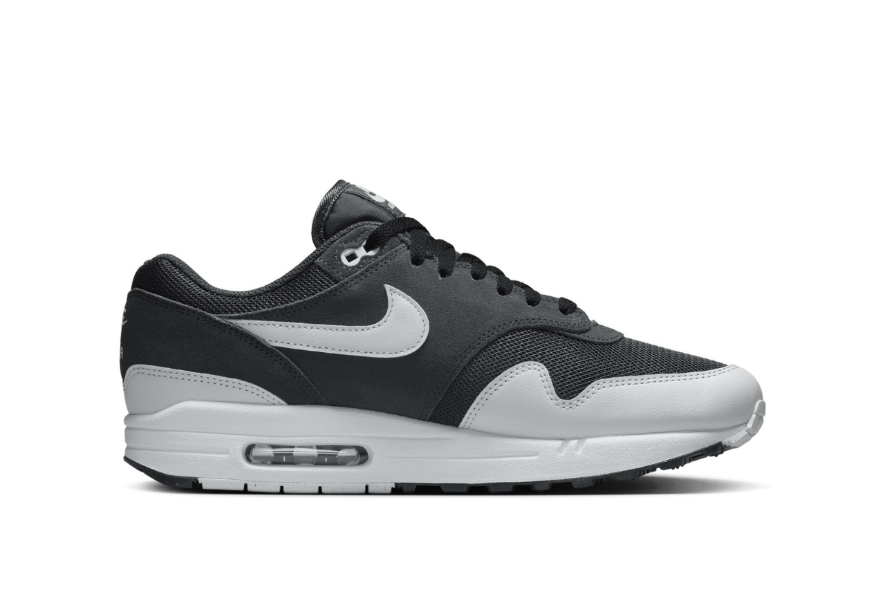 Nike Air Max Essential Shelflife