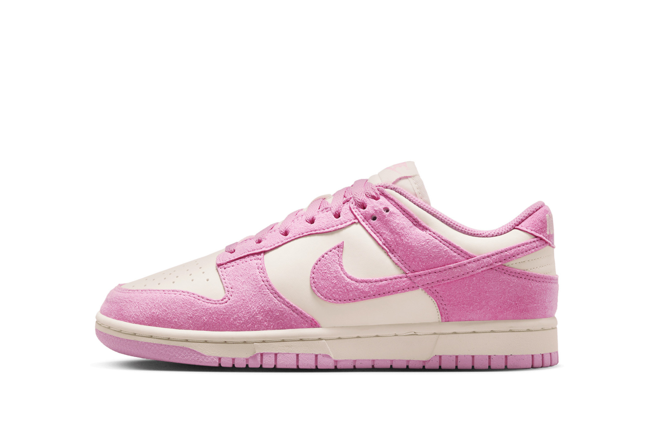 women pink dunks