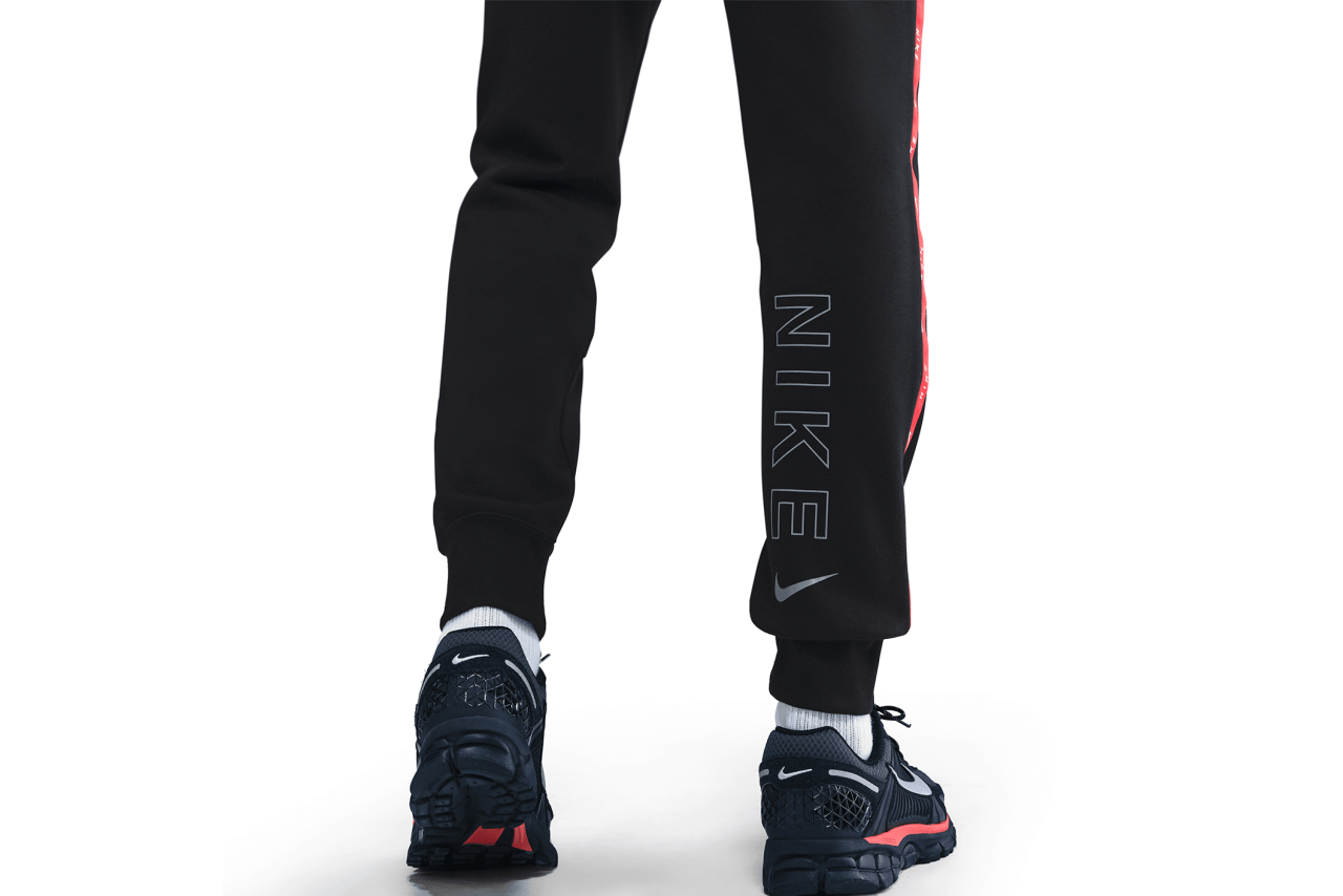 nike sportswear club fleece black joggers
