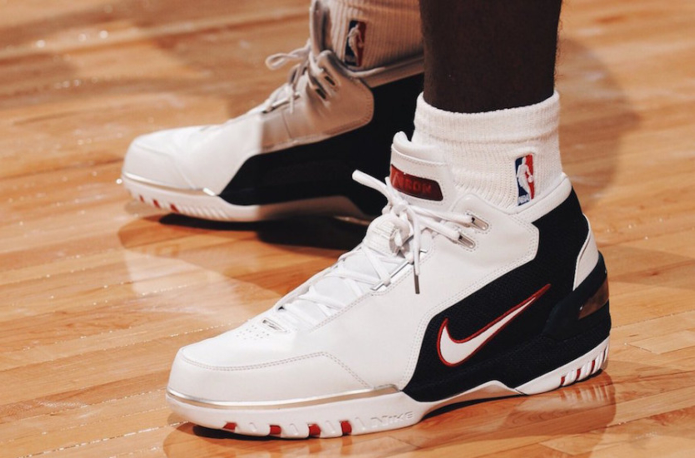 first nike basketball shoe deal