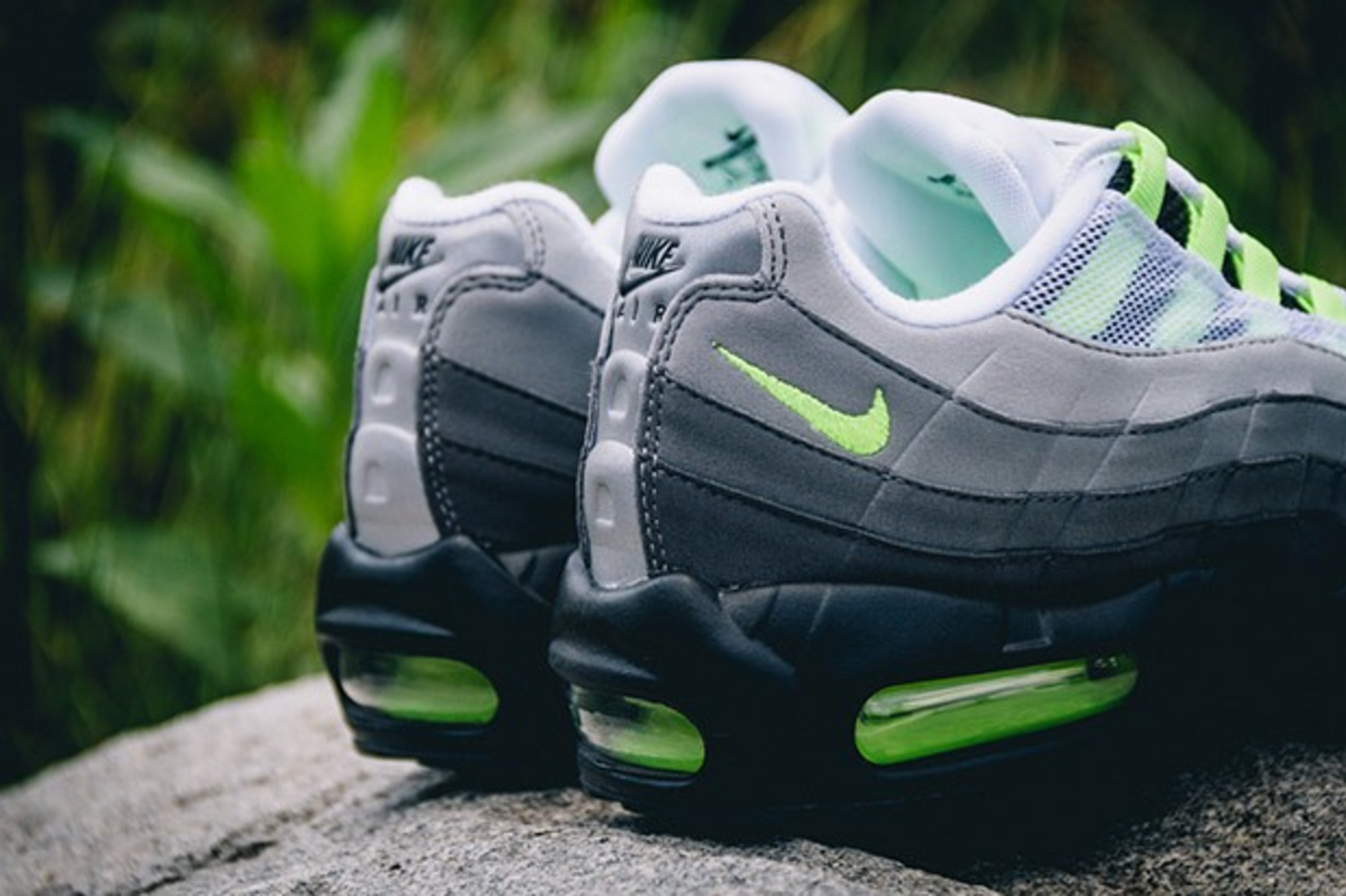 grey lime green air max 95