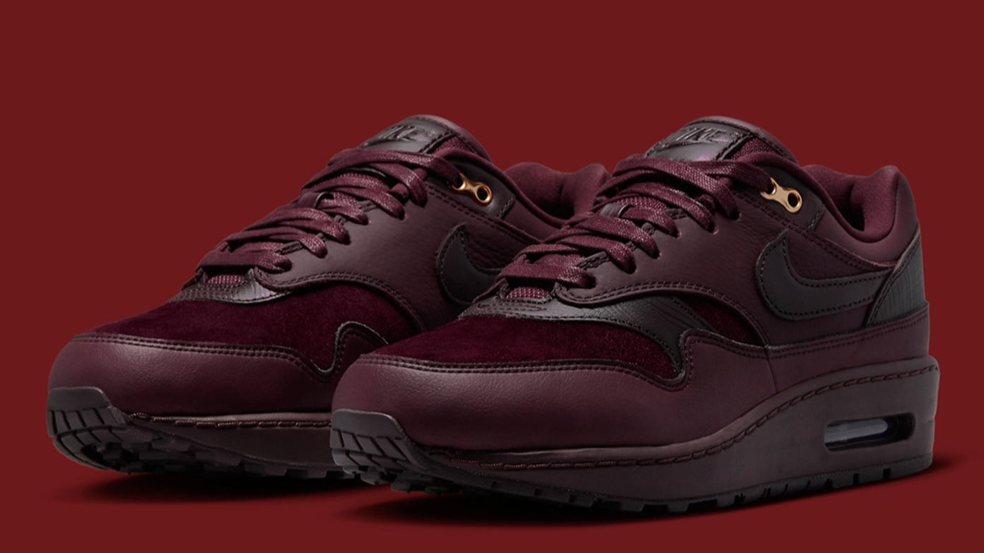 burgundy womens air max