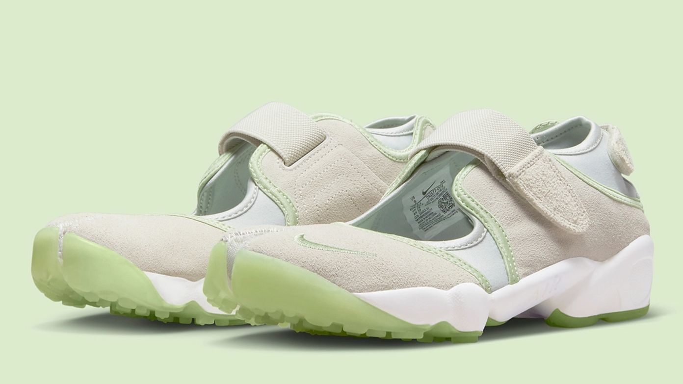 nike air rift size 4