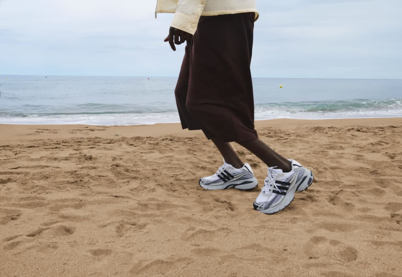 jellyfish　W. Tillmans W. ティルマンス Pharrell x adidas Adistar Jellyfish 'Virginia' Raffle | Shelflife