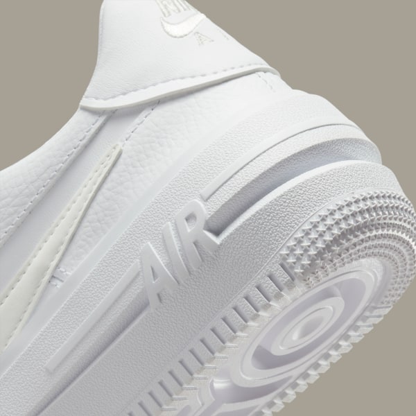 Nike Women's Air Force 1 PLT.AF.ORM