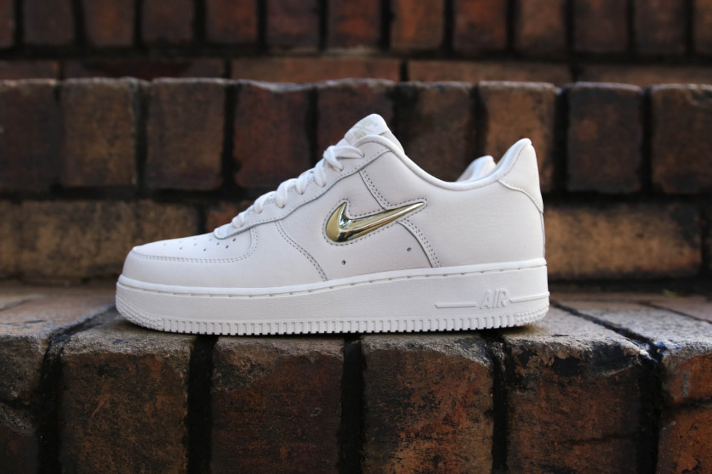 Nike WMNS Air Force 1 `07 Premium LX - Phantom/Metallic Gold | Shelflife