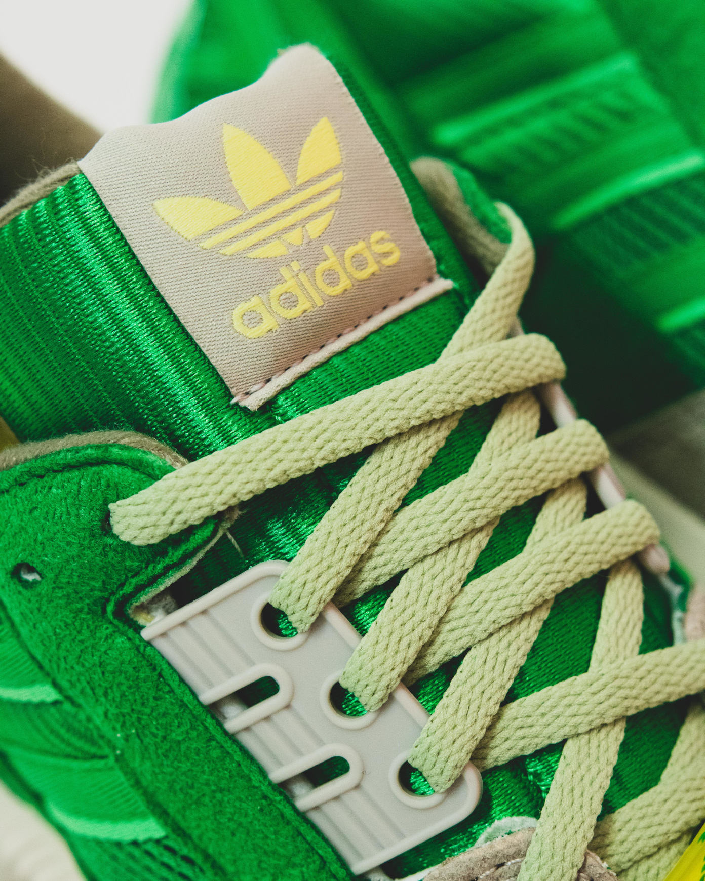 【数々のアワードを受賞】 adidas ZX 8000 'Strawberry Latte' & 'Fresh Mint' Pack チャーム