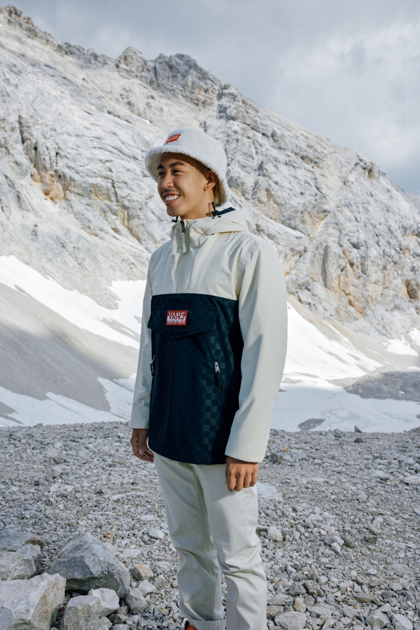 Pull vans nasa on sale