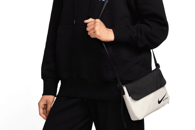 Nike Futura Cross Body Bag in Black