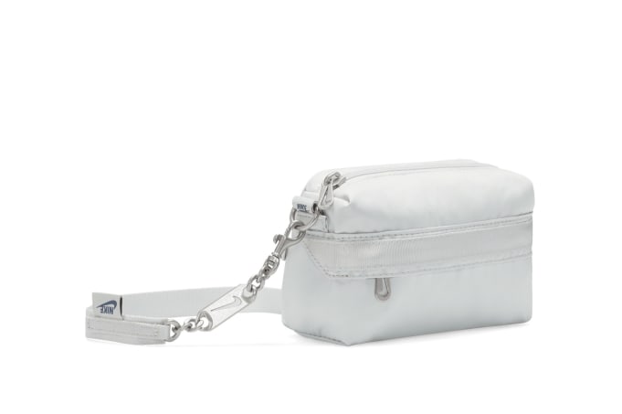 Nike Sportswear Futura Luxe Women's Crossbody Bag (1L)