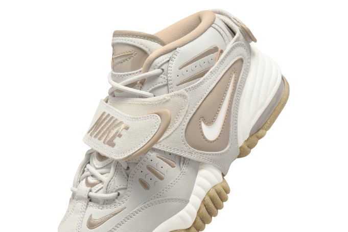 Nike Air Adjust Force 2023 Women's Shoes. Nike ID