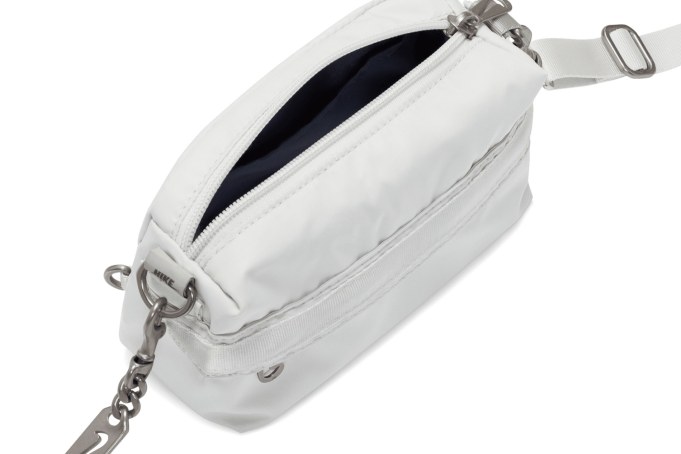 Nike Sportswear Futura Luxe Women's Crossbody Bag (1L, Light Silver)  CW9304-034