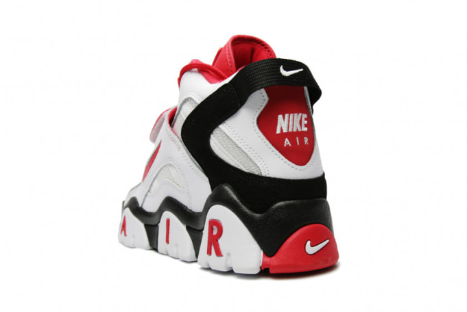 nike air barrage red