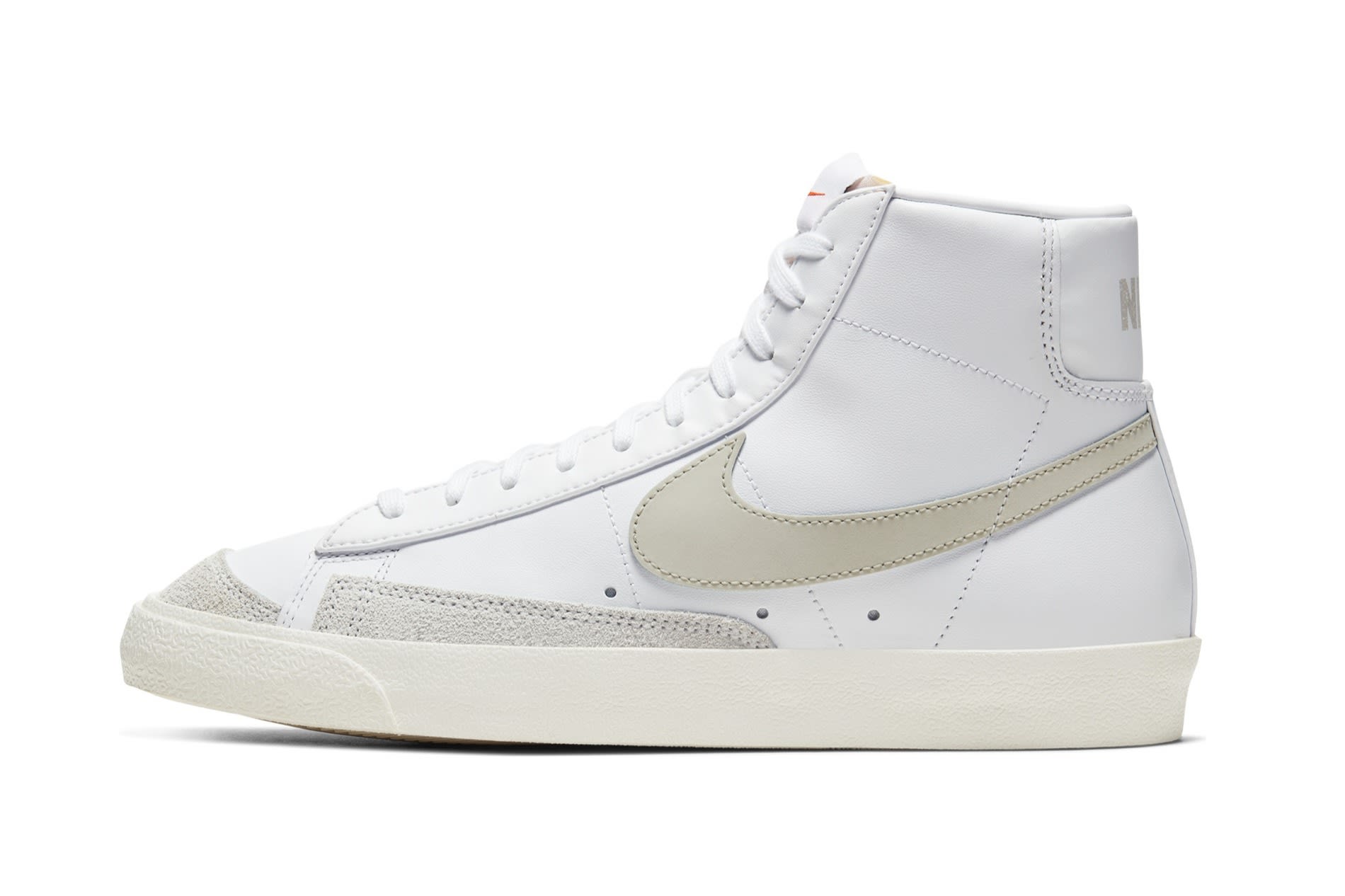 nike blazer mid 77 in store