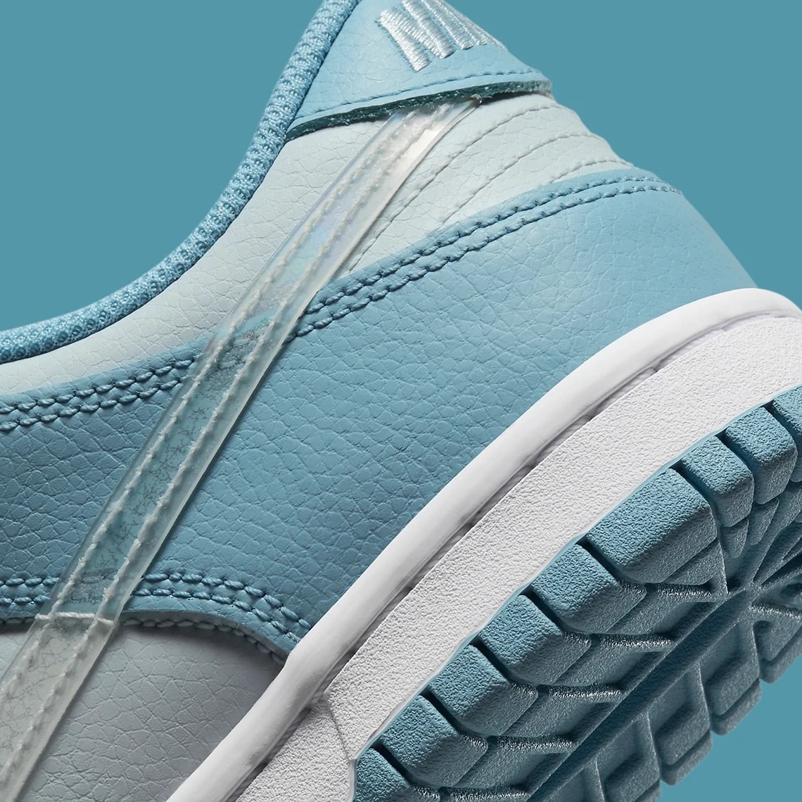 Clear nike dunks best sale